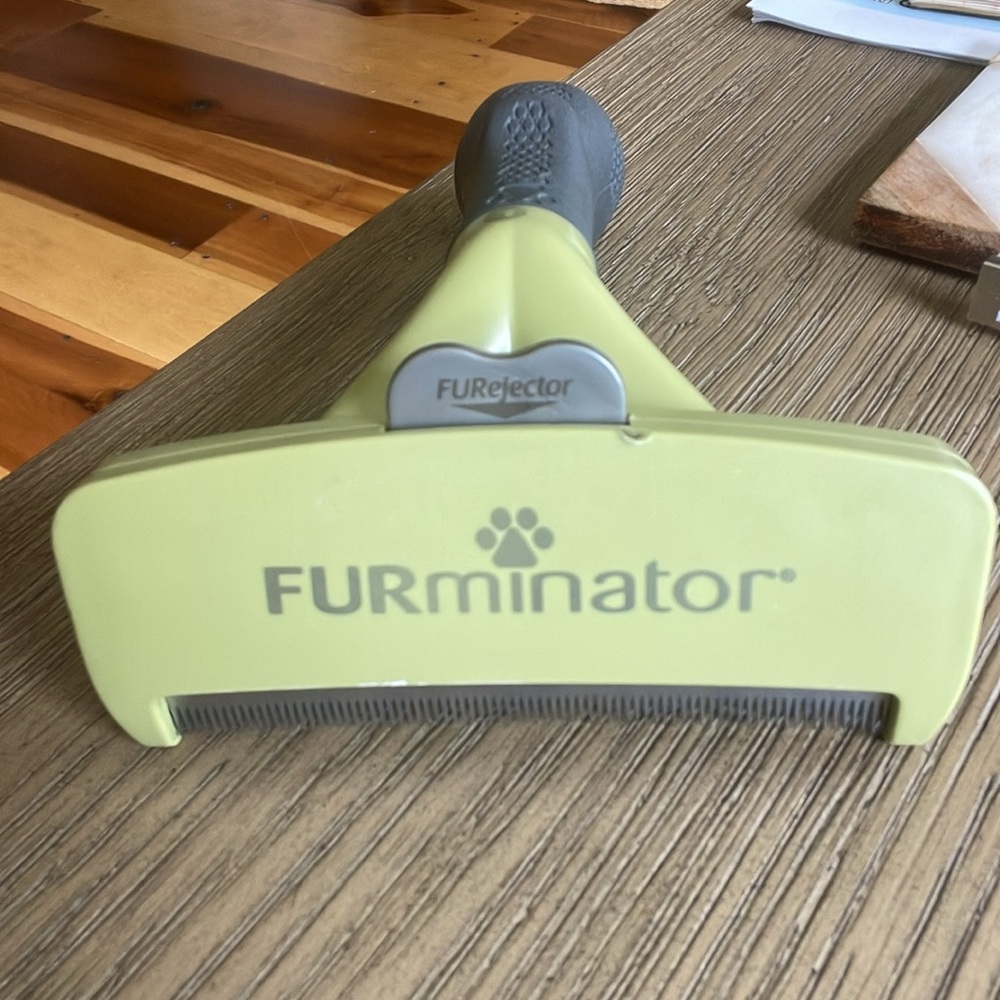 FURminator Undercoat Deshedding Tool / Brush for Dogs - Picture 4 of 4